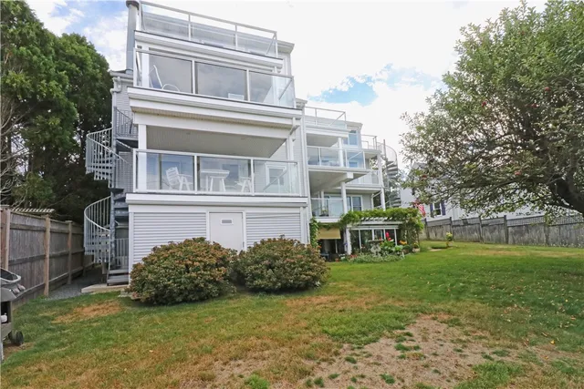 $3,500 | 249 Tuckerman Avenue, Unit 2, Middletown, RI 02842