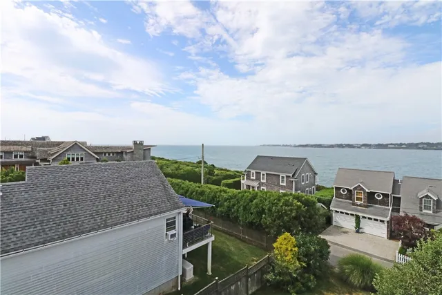 $3,500 | 249 Tuckerman Avenue, Unit 2, Middletown, RI 02842