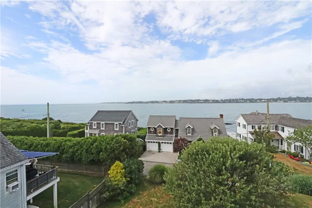 $3,500 | 249 Tuckerman Avenue, Unit 2, Middletown, RI 02842