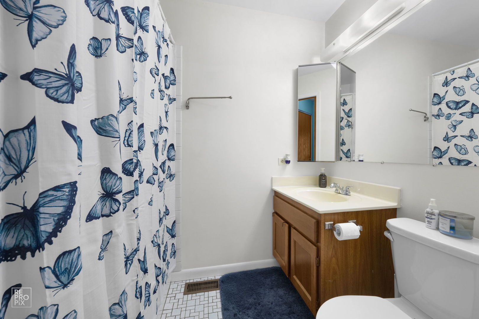 156 West Golf Road, Unit E Libertyville, IL 60048 - Photo 11 of 17