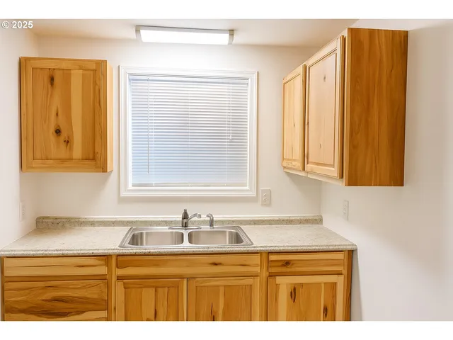 $1,600,000 | 166 Northeast 8th Street, Newport, OR 97365