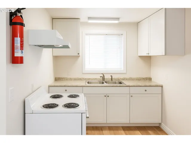 $1,600,000 | 166 Northeast 8th Street, Newport, OR 97365