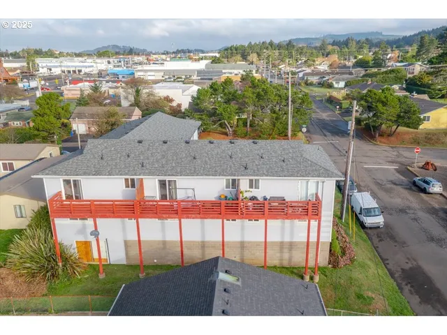 $1,600,000 | 166 Northeast 8th Street, Newport, OR 97365