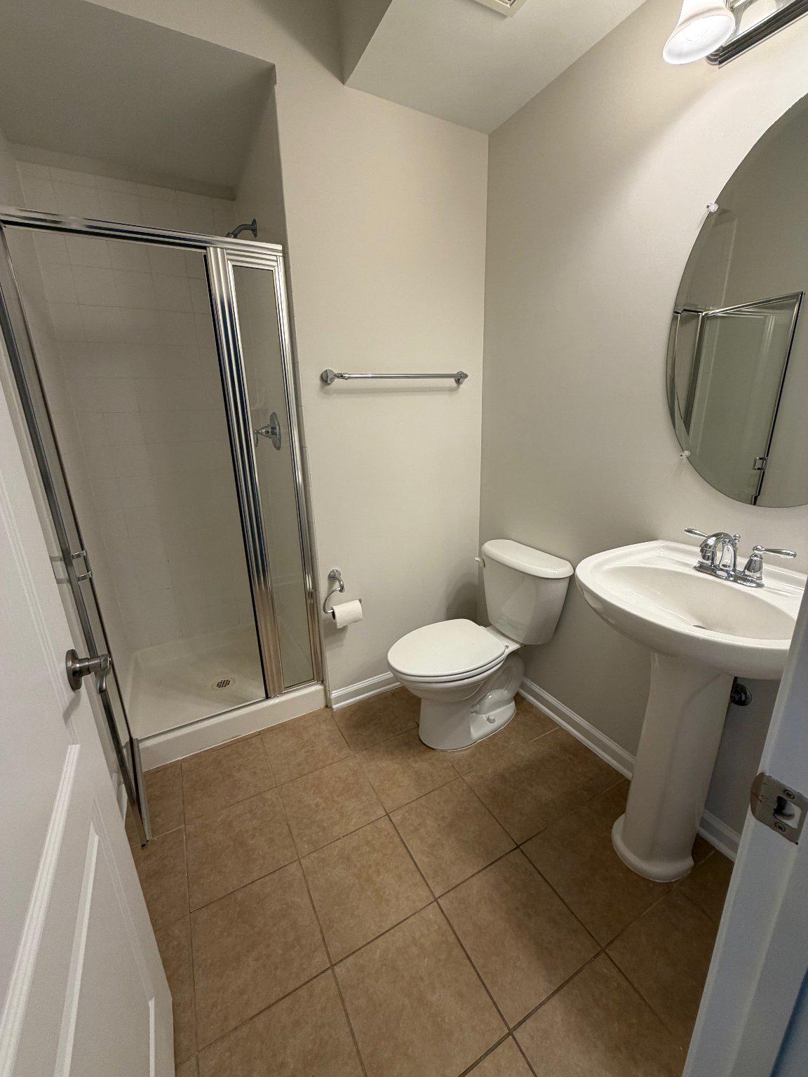 42724 Redpath Terrace Ashburn, VA 20147 - Photo 14 of 14 Entry level full bathroom