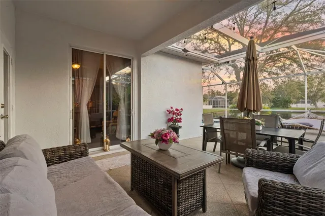 a view of a house with backyard