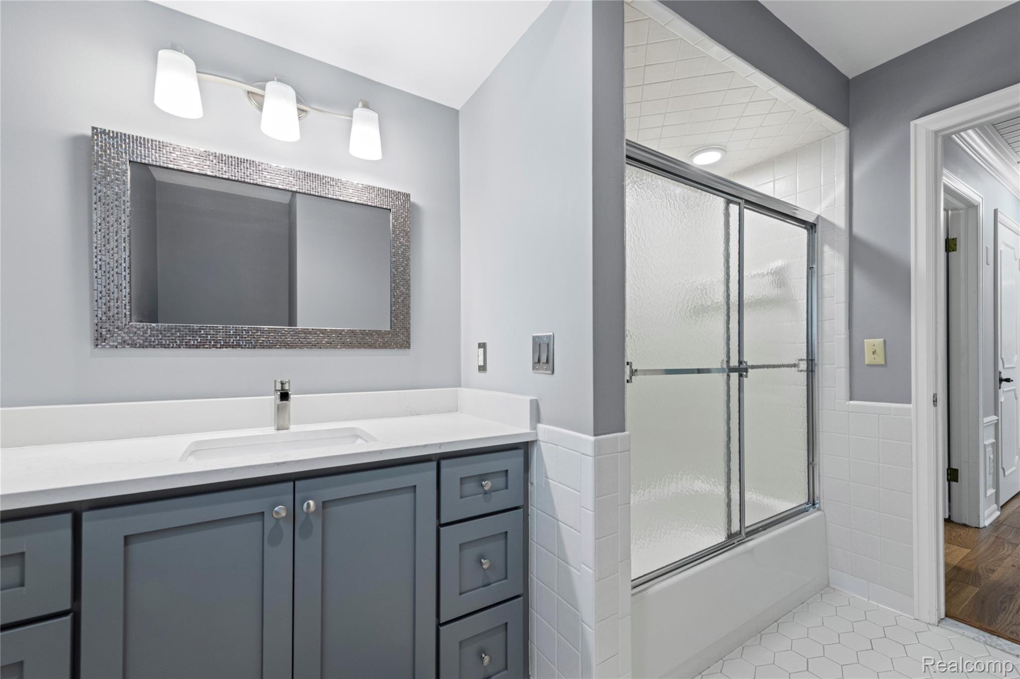 739 Ballantyne Road Grosse Pointe, MI 48236 - Photo 18 of 40