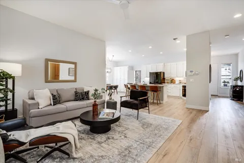 $1,390,000 | 844 Signorelli Circle, St. Helena, CA 94574