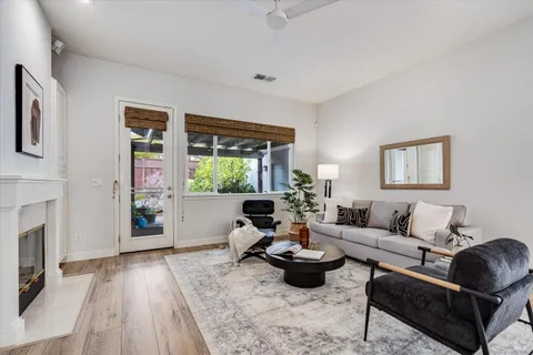 $1,390,000 | 844 Signorelli Circle, St. Helena, CA 94574