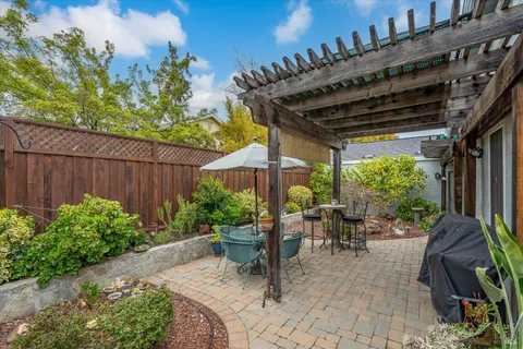 $1,390,000 | 844 Signorelli Circle, St. Helena, CA 94574