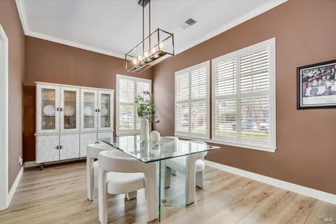 $1,390,000 | 844 Signorelli Circle, St. Helena, CA 94574