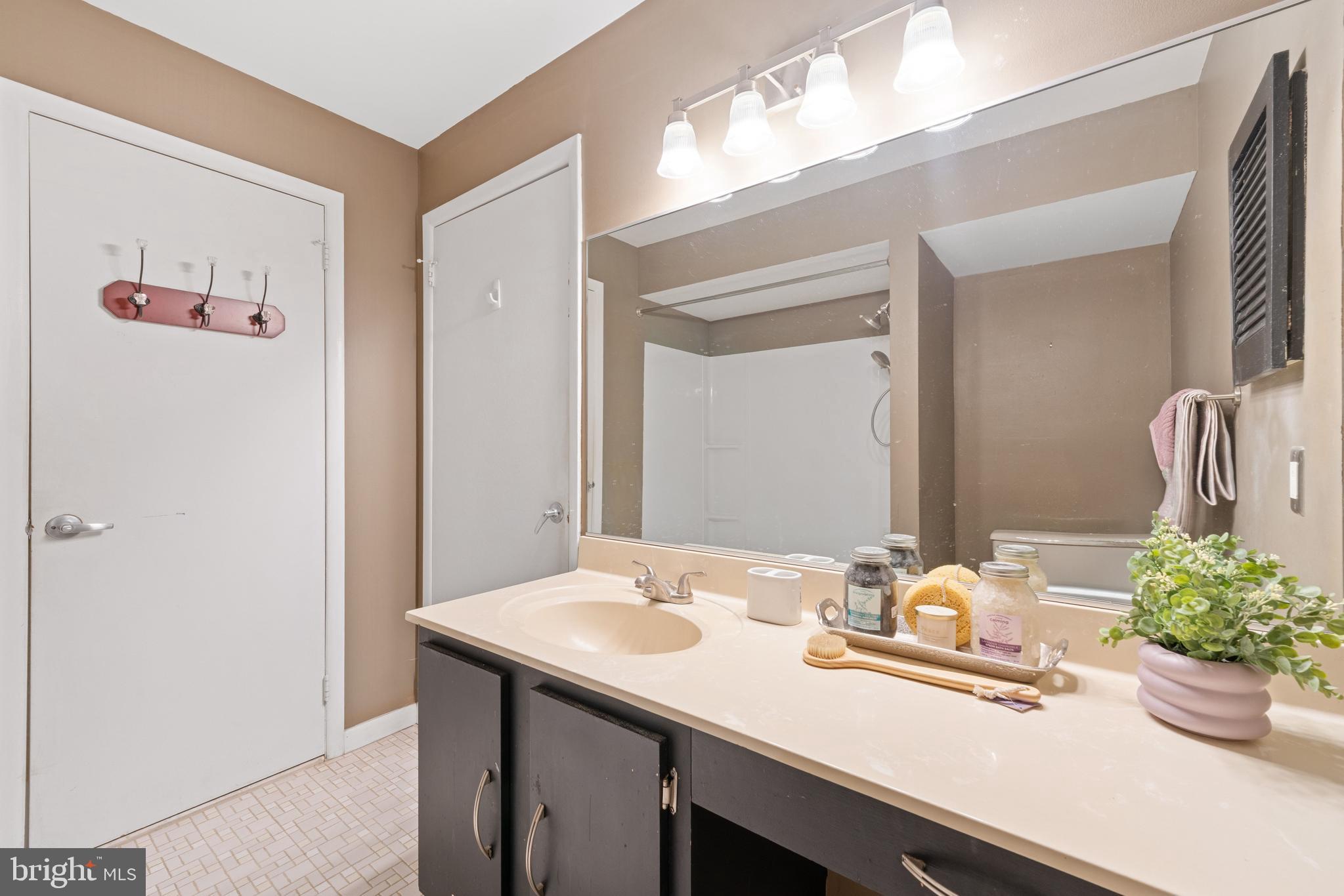 303 Trinity Court, Unit 11 Princeton, NJ 08540 - Photo 16 of 26