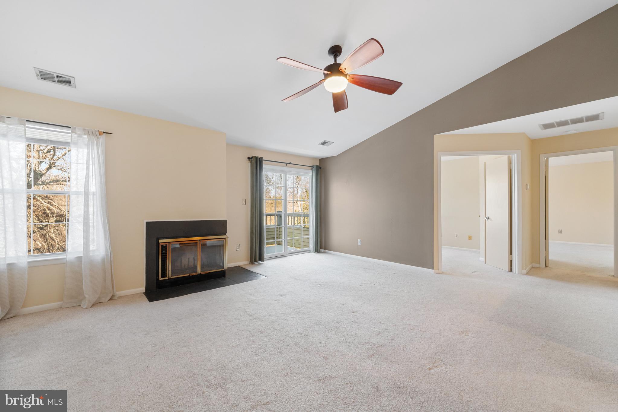 303 Trinity Court, Unit 11 Princeton, NJ 08540 - Photo 3 of 26