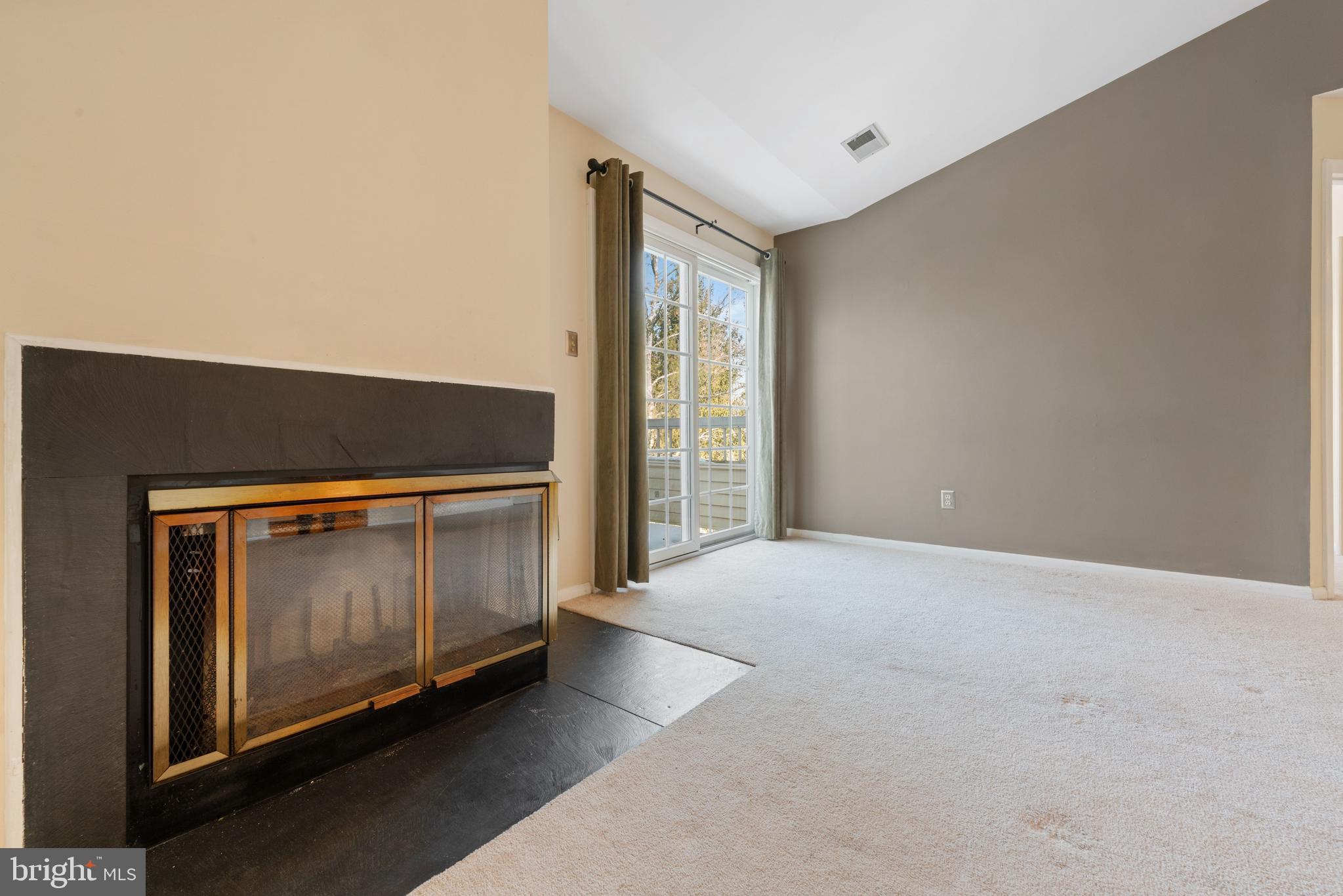 303 Trinity Court, Unit 11 Princeton, NJ 08540 - Photo 4 of 26