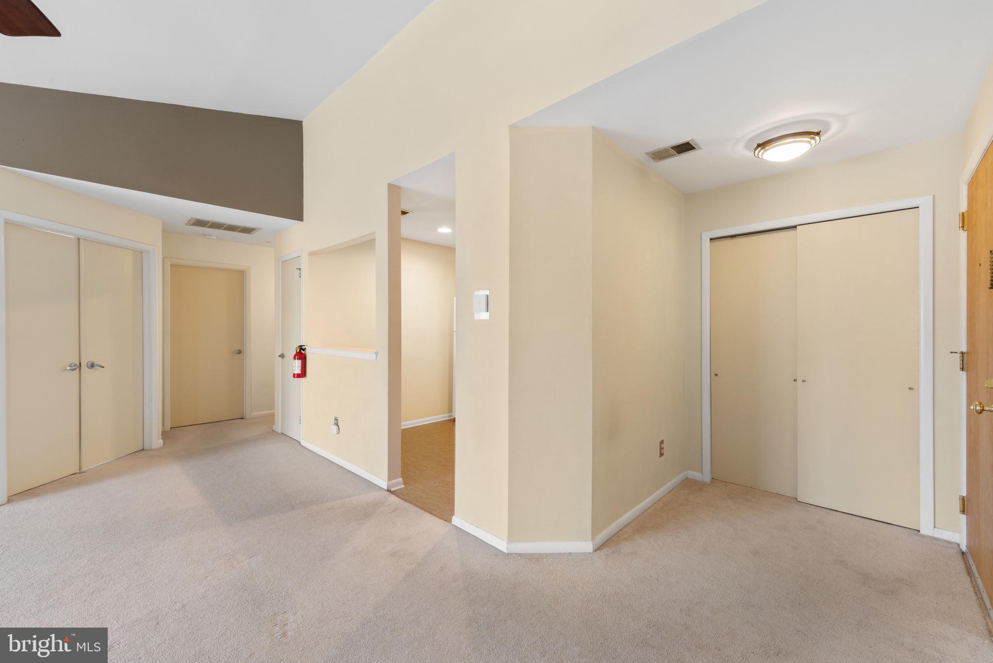 303 Trinity Court, Unit 11 Princeton, NJ 08540 - Photo 6 of 26