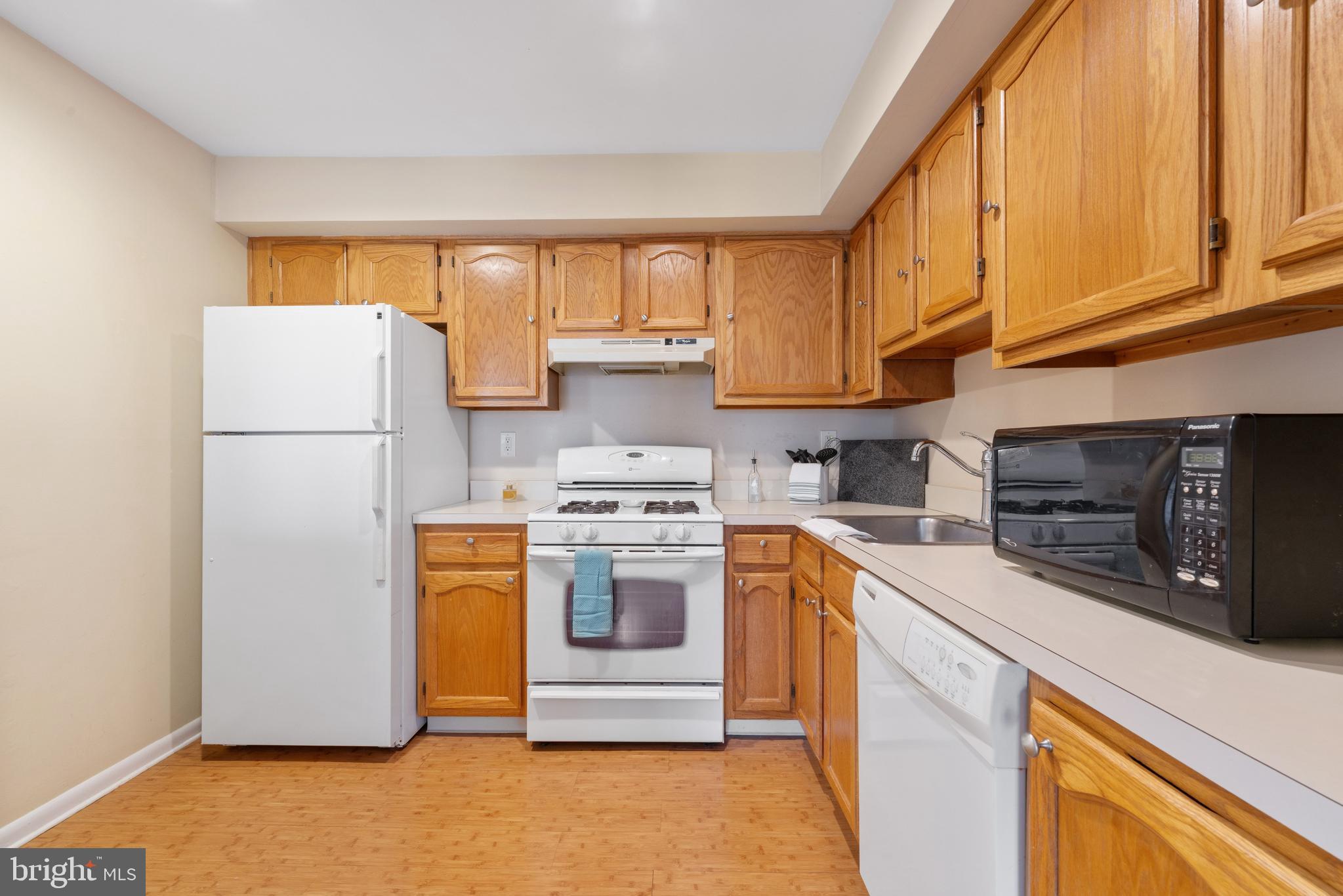 303 Trinity Court, Unit 11 Princeton, NJ 08540 - Photo 7 of 26