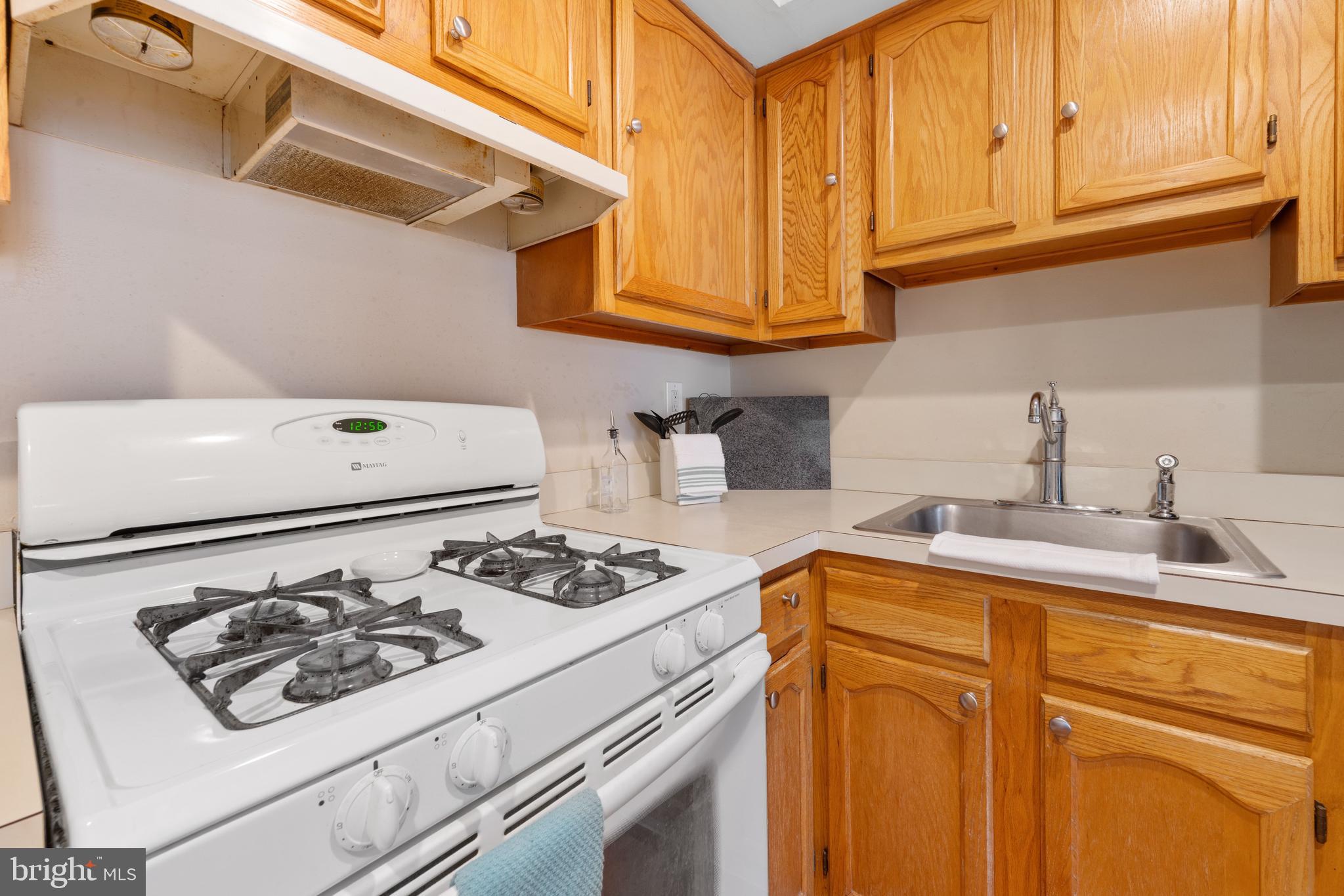 303 Trinity Court, Unit 11 Princeton, NJ 08540 - Photo 9 of 26