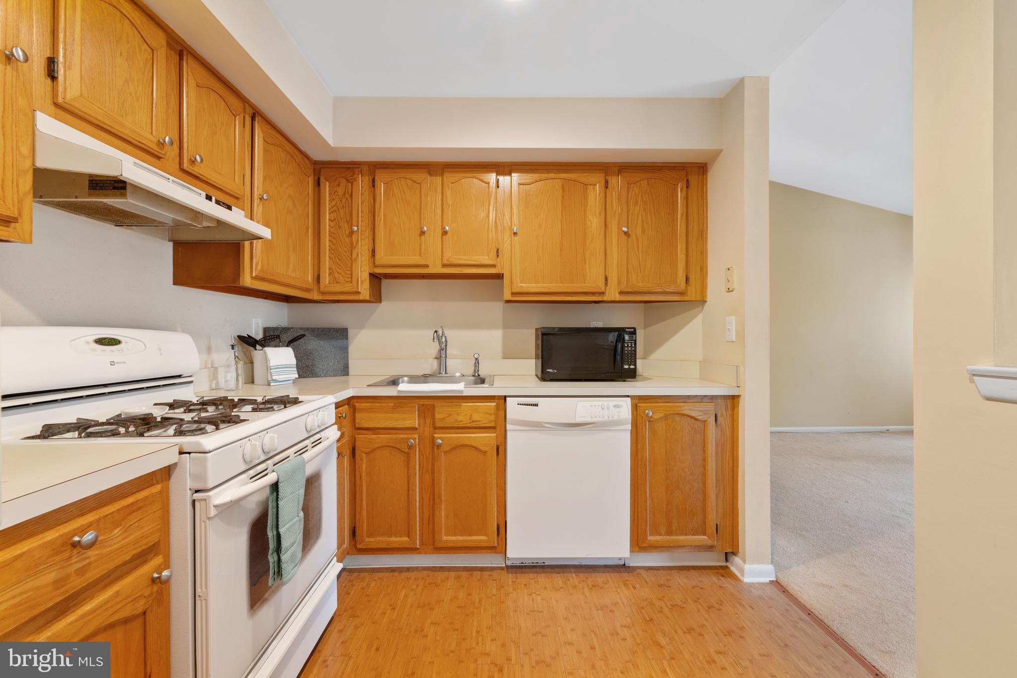 303 Trinity Court, Unit 11 Princeton, NJ 08540 - Photo 10 of 26