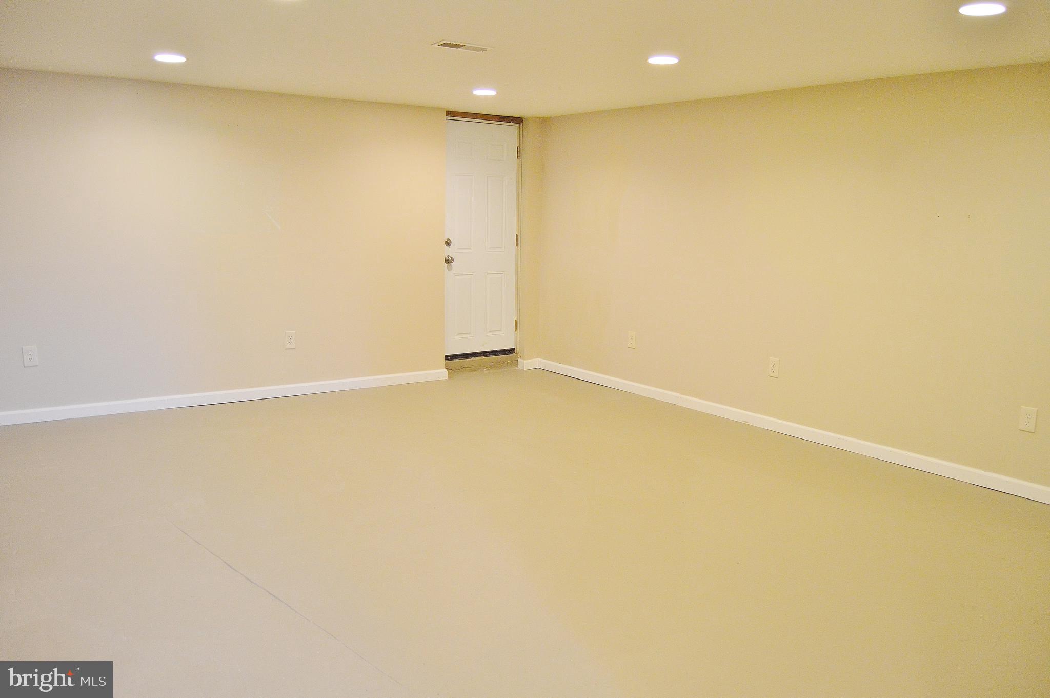 12010 Millbrook Road Philadelphia, PA 19154 - Photo 24 of 36 Basement