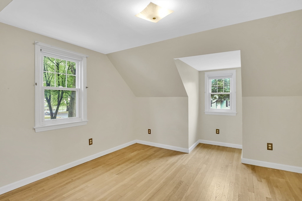 328 Hartwick Street Springfield, MA 01108 - Photo 20 of 37