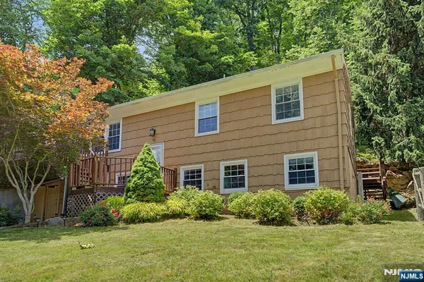 $550,000 | 79 Truman Boulevard, Oakland, NJ 07436