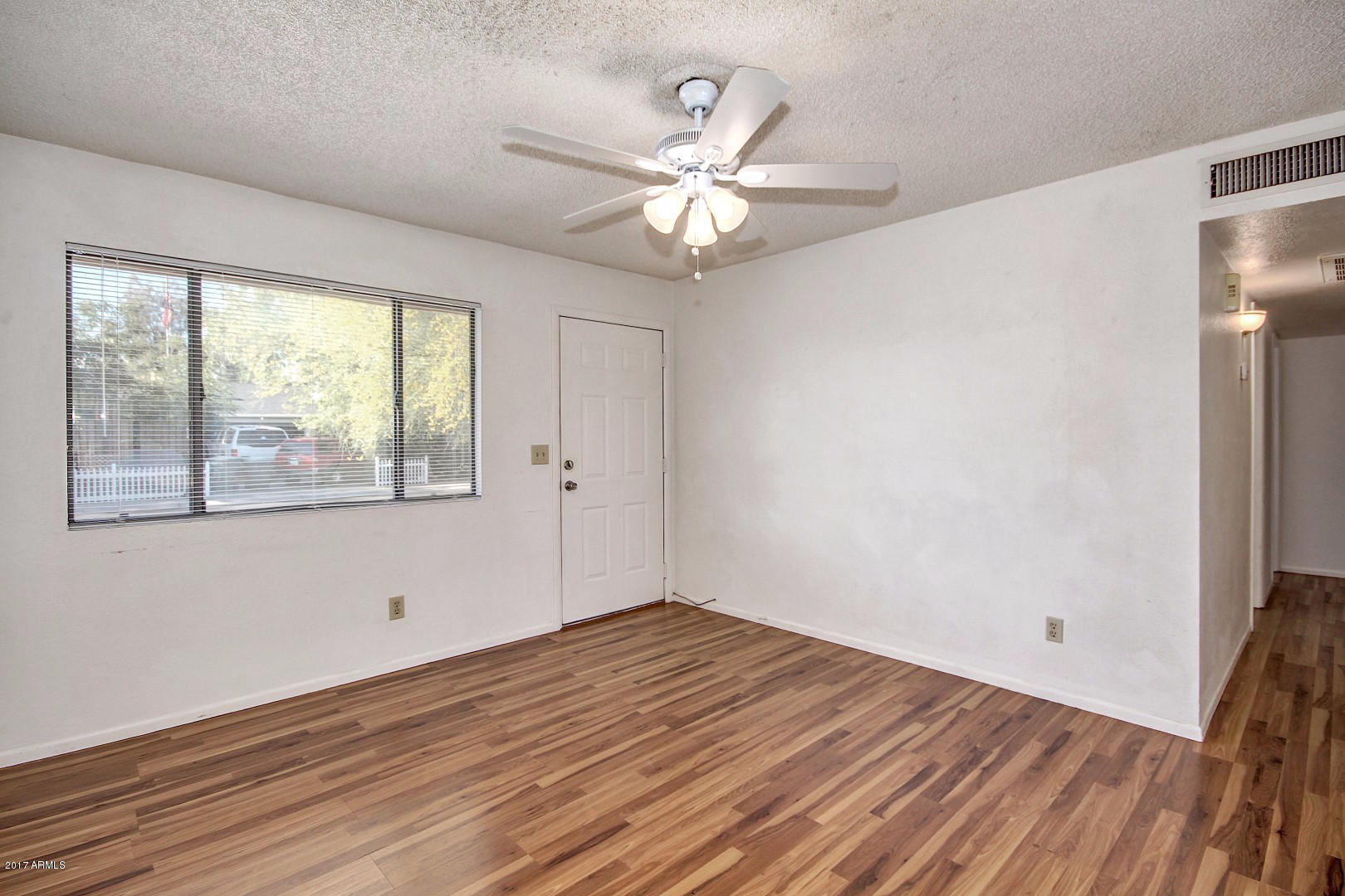 2920 East Wagoner Road Phoenix, AZ 85032 - Photo 4 of 19 Wagoner (6)