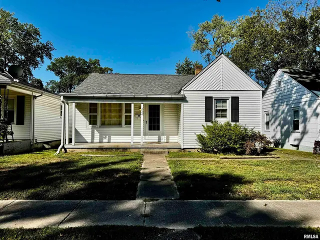 $69,900 | 424 Anderson Street, Centralia, IL 62801