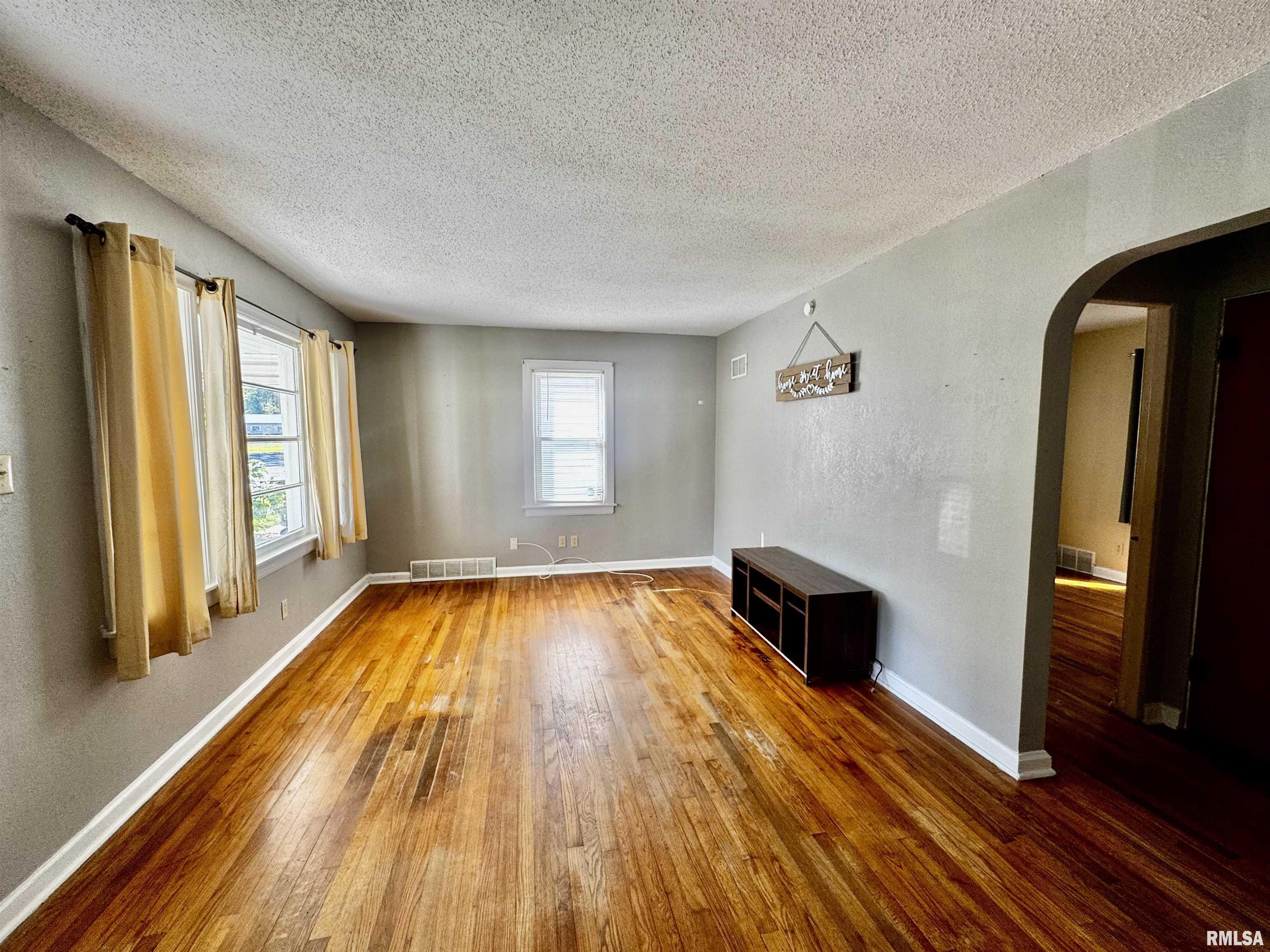 424 Anderson Street Centralia, IL 62801 - Photo 2 of 7