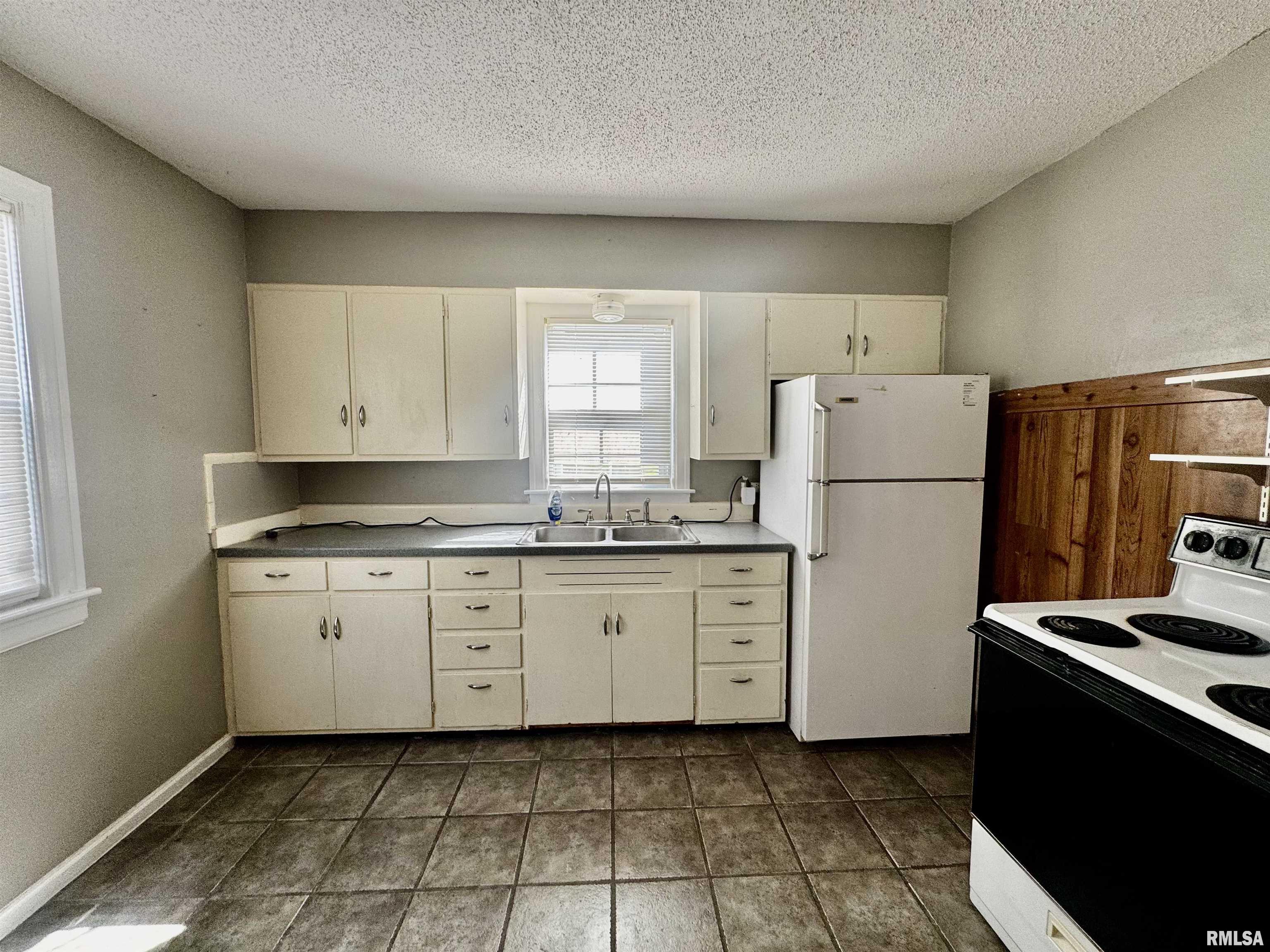 424 Anderson Street Centralia, IL 62801 - Photo 3 of 7