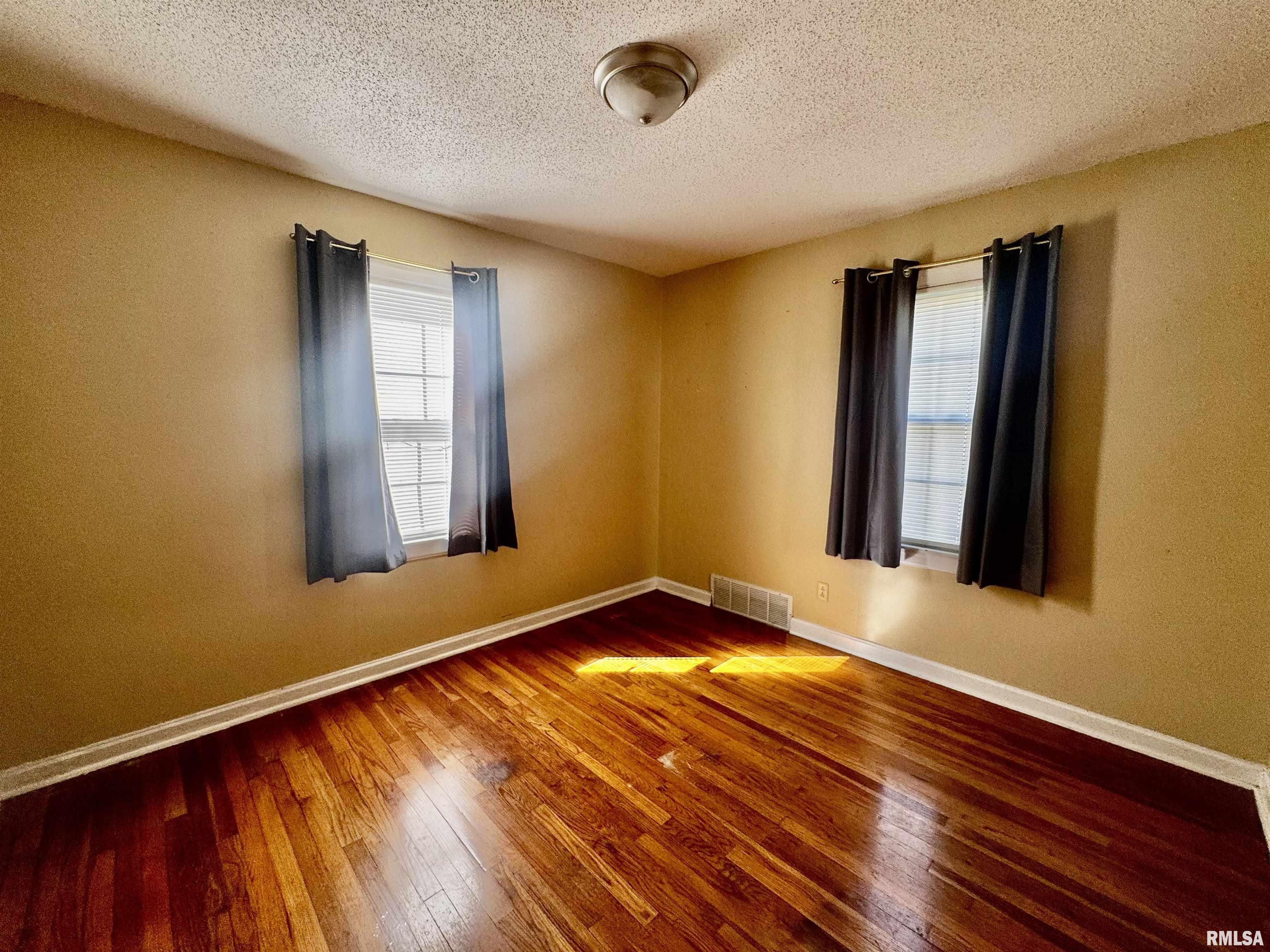 424 Anderson Street Centralia, IL 62801 - Photo 4 of 7