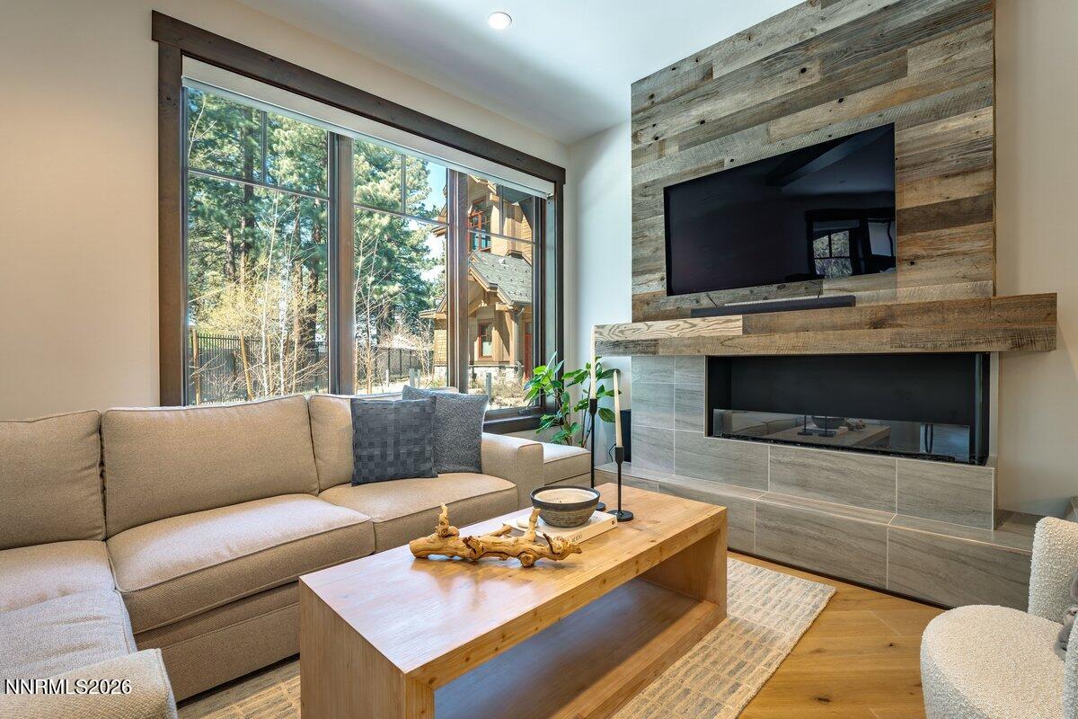 33 Beach Club Drive, Unit 502 Stateline, NV 89449 - Photo 11 of 43 009_tahoe_beach_club_502-9_584