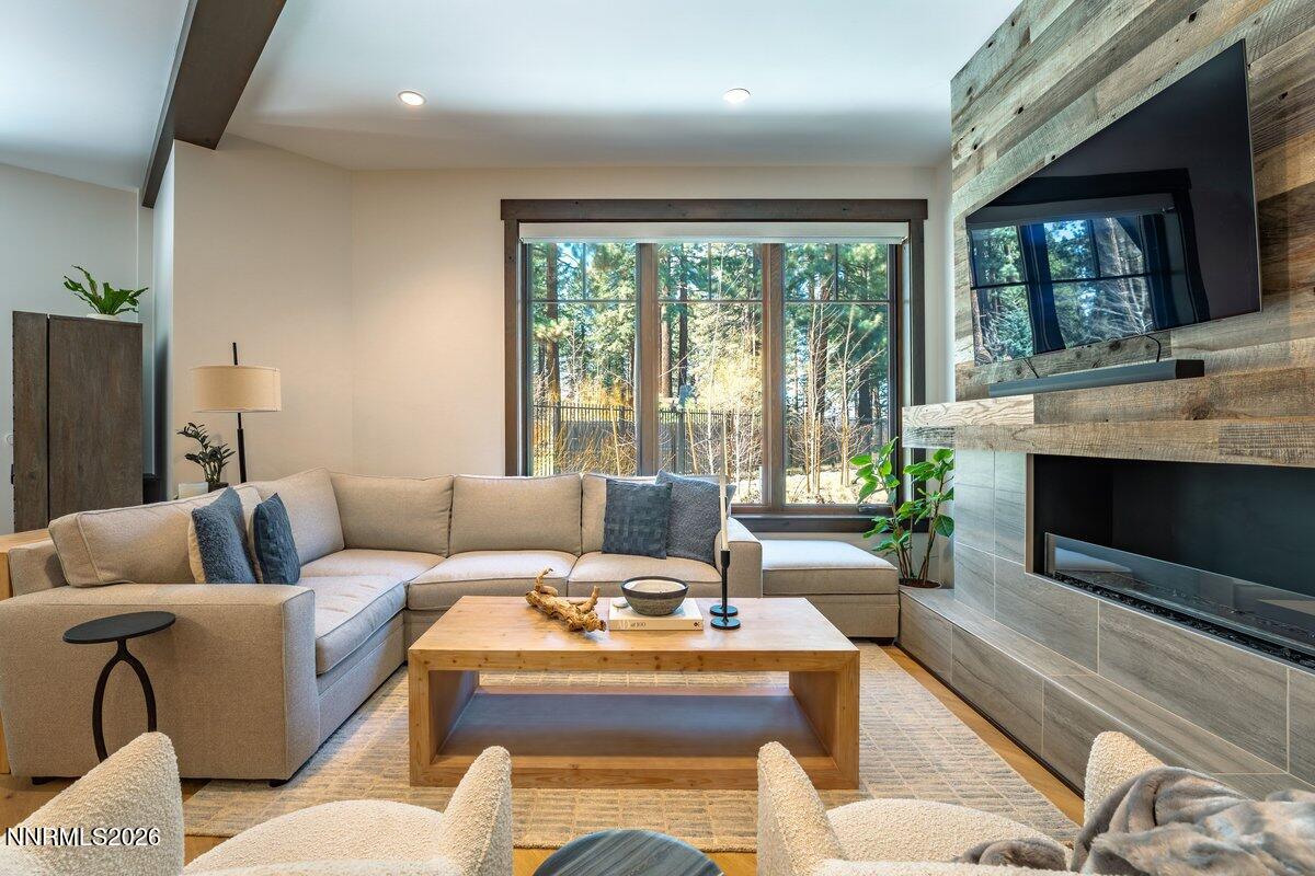 33 Beach Club Drive, Unit 502 Stateline, NV 89449 - Photo 12 of 43 010_tahoe_beach_club_502-10_818
