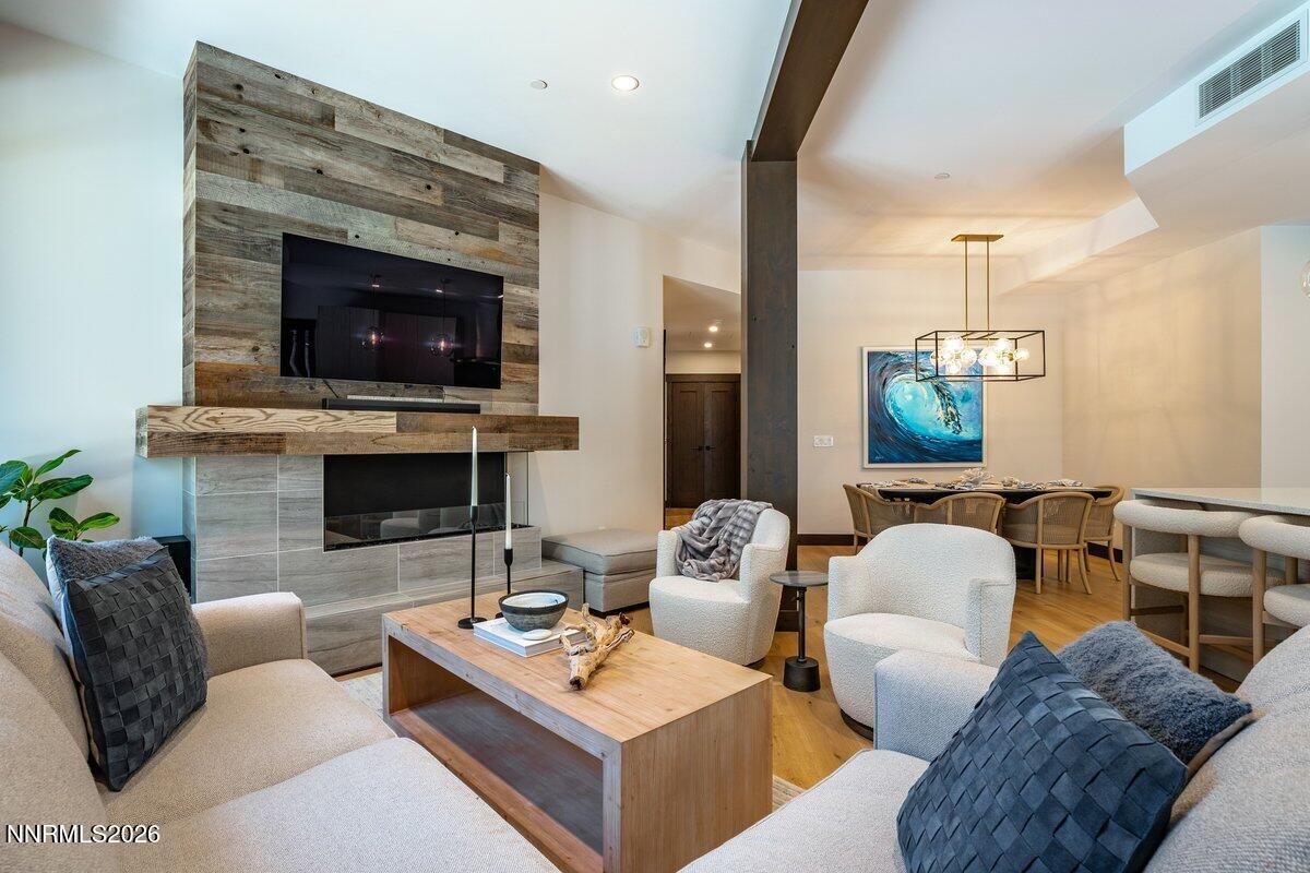 33 Beach Club Drive, Unit 502 Stateline, NV 89449 - Photo 13 of 43 011_tahoe_beach_club_502-11_379