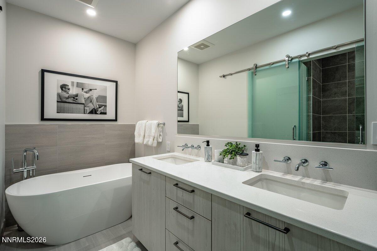 33 Beach Club Drive, Unit 502 Stateline, NV 89449 - Photo 31 of 43 033_tahoe_beach_club_502-33_519