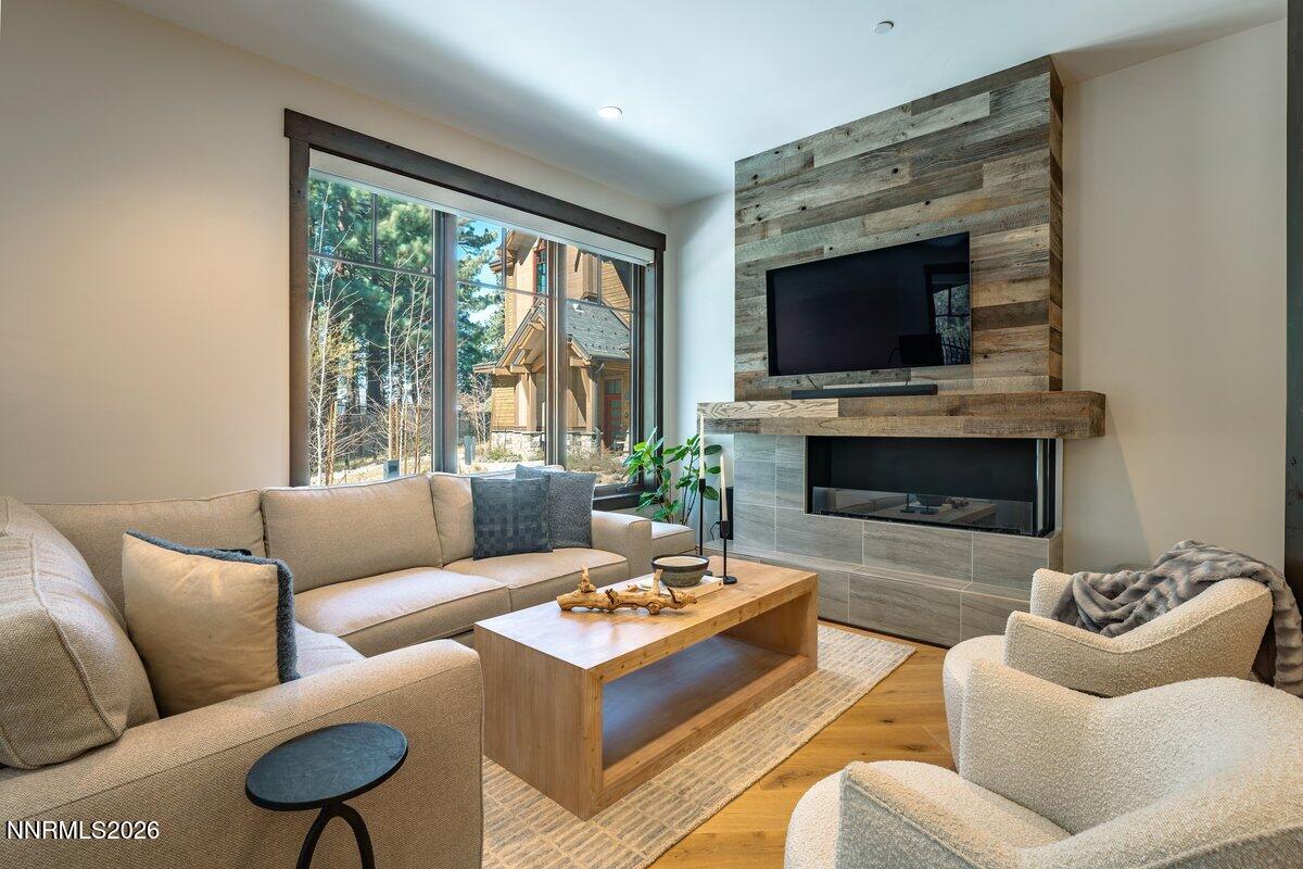 33 Beach Club Drive, Unit 502 Stateline, NV 89449 - Photo 10 of 43 008_tahoe_beach_club_502-8_402