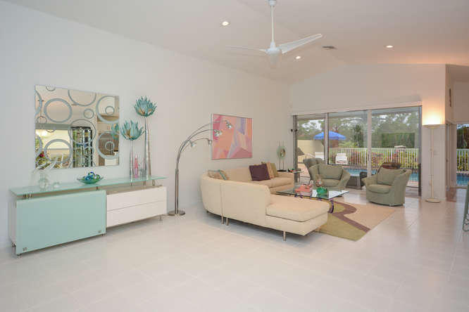 11138 Cloverleaf Circle Boca Raton, FL 33428 - Photo 12 of 38 Living Room