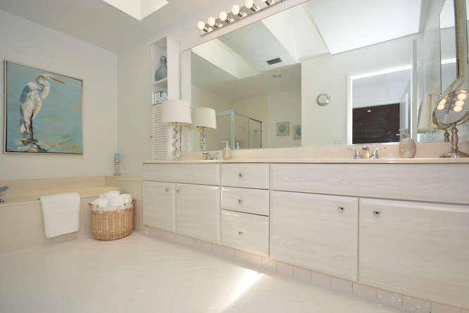 11138 Cloverleaf Circle Boca Raton, FL 33428 - Photo 17 of 38 Master Bathroom
