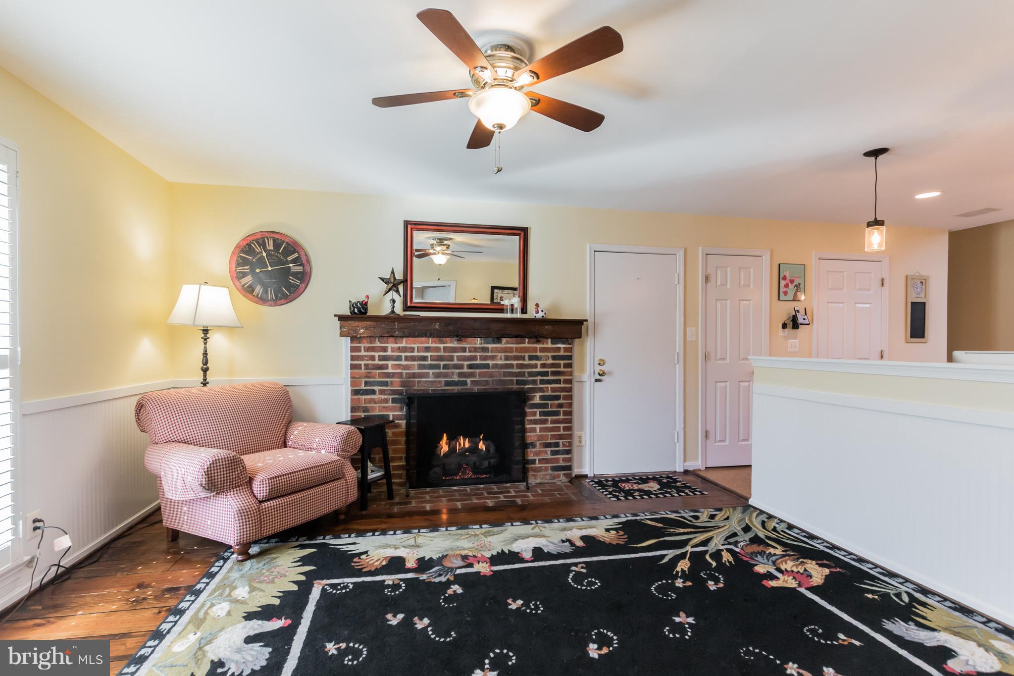 15913 Green Meadow Road Gaithersburg, MD 20878 - Photo 9 of 30 Family Room