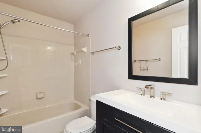 $2,950 | 6108 Joust Lane, Alexandria, VA 22315