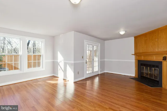 $2,950 | 6108 Joust Lane, Alexandria, VA 22315