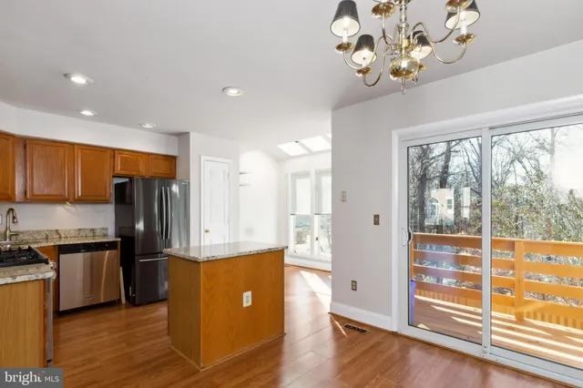 $2,950 | 6108 Joust Lane, Alexandria, VA 22315