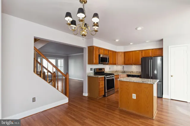 $2,950 | 6108 Joust Lane, Alexandria, VA 22315