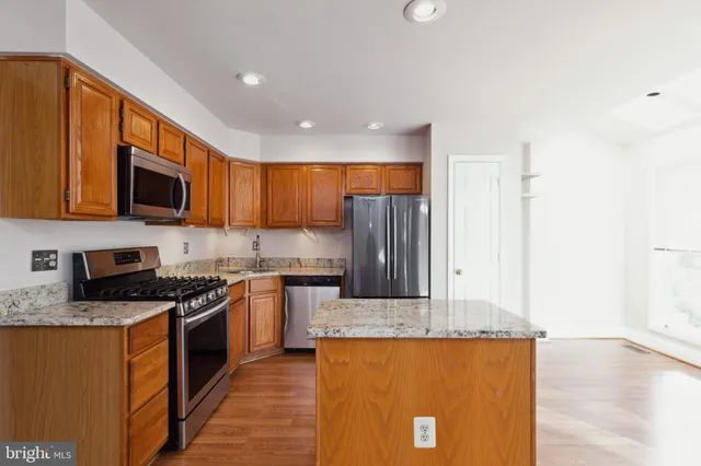 $2,950 | 6108 Joust Lane, Alexandria, VA 22315