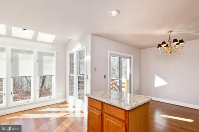 $2,950 | 6108 Joust Lane, Alexandria, VA 22315