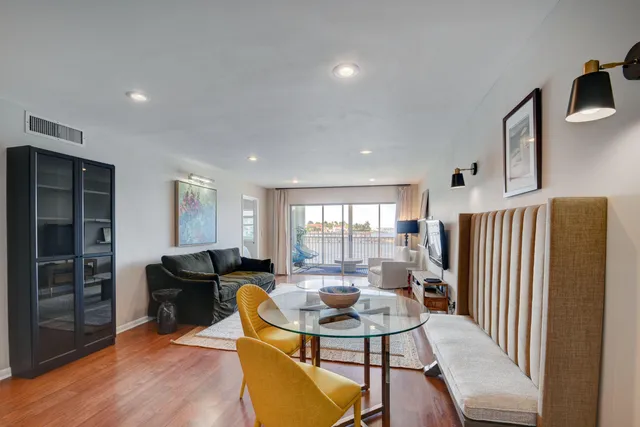 $2,650 | 410 Wilma Circle, Unit 204, Riviera Beach, FL 33404