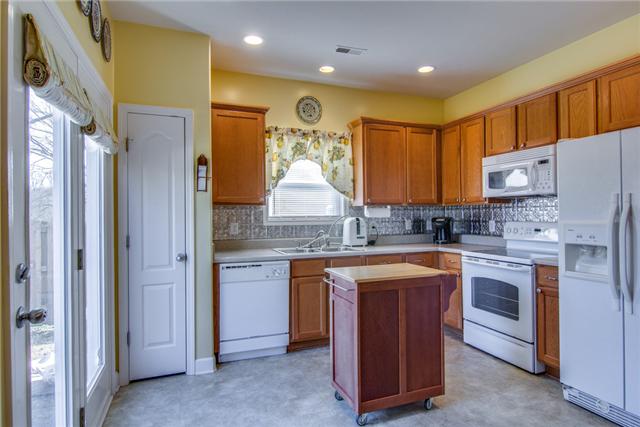3004 Crane Court Spring Hill, TN 37174 - Photo 5 of 20