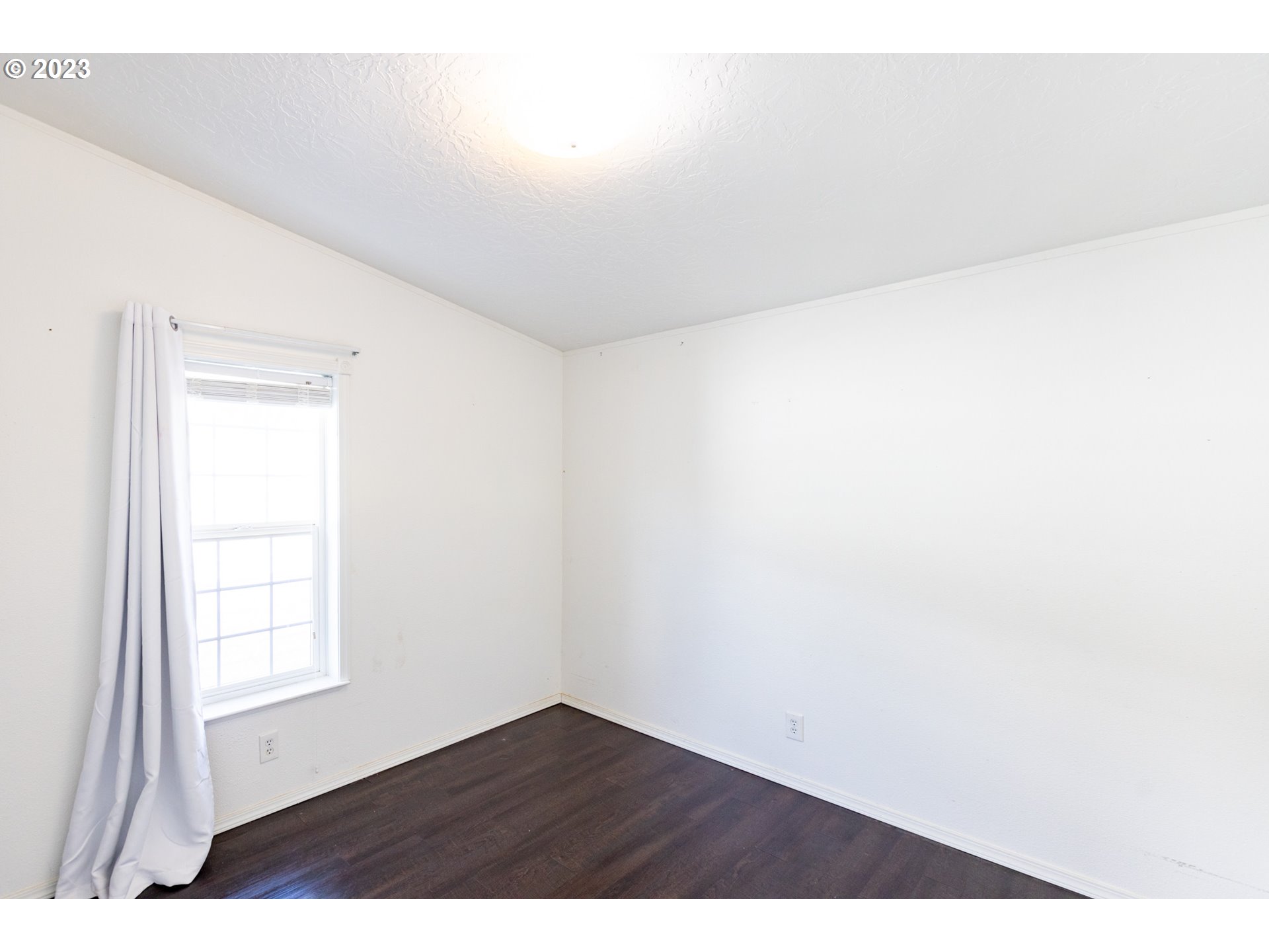 1045 Chenoweth Road The Dalles, OR 97058 - Photo 20 of 35 a view of an empty room