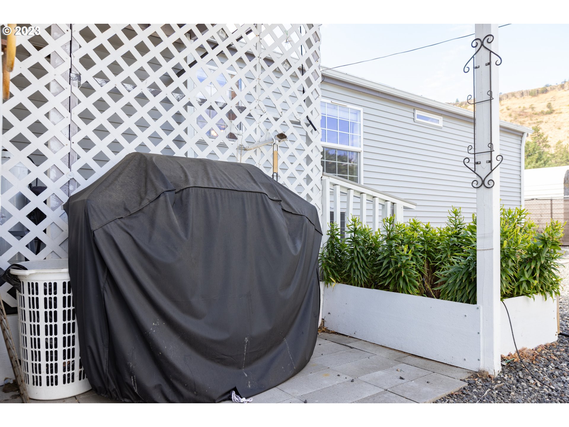 1045 Chenoweth Road The Dalles, OR 97058 - Photo 27 of 35 a view of entryway