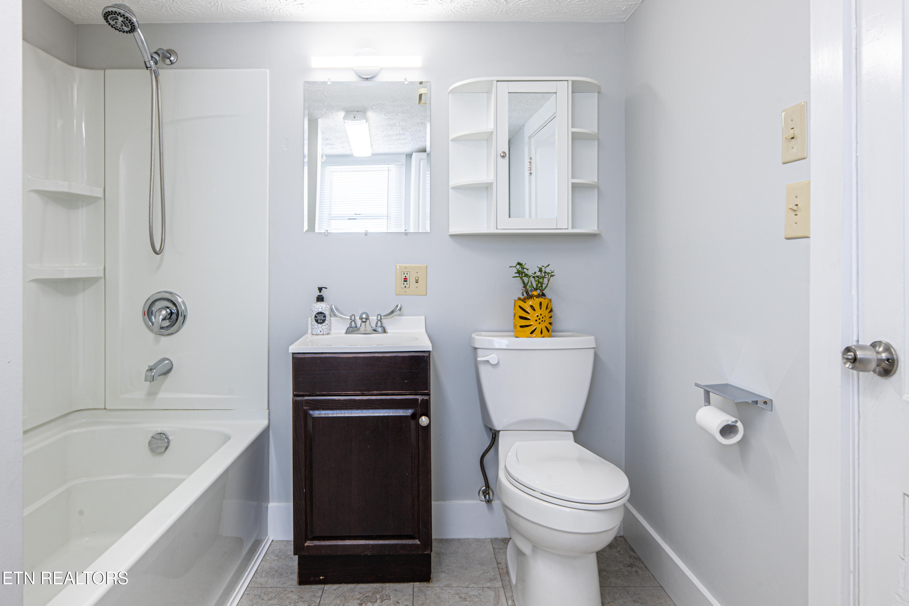 1602 Berry Road Knoxville, TN 37920 - Photo 17 of 26 1602 Berry Rd-25