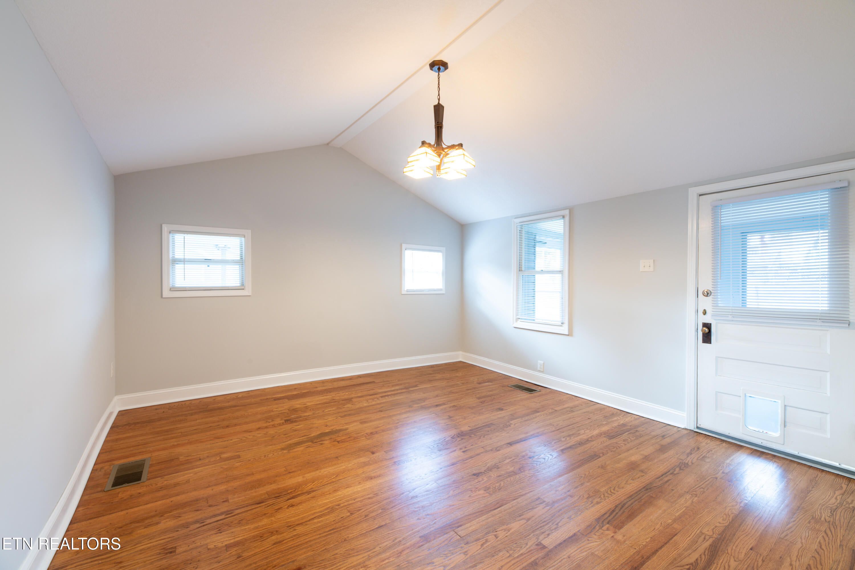 1602 Berry Rd-17