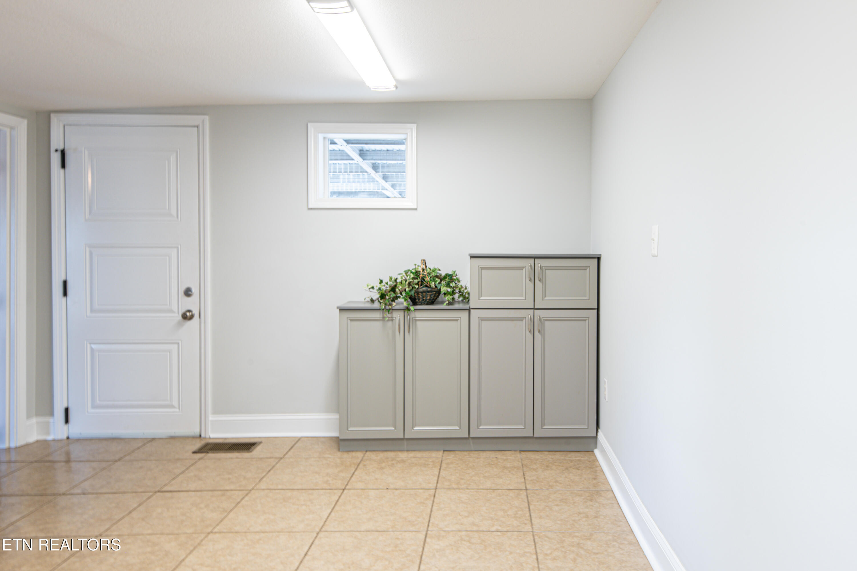 1602 Berry Road Knoxville, TN 37920 - Photo 10 of 26 1602 Berry Rd-13
